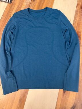 lululemon athletica Long-Sleeve Crew in Teal Blue